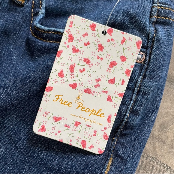 NWT Free People Busted Knee Jeans - Picture 5 of 6